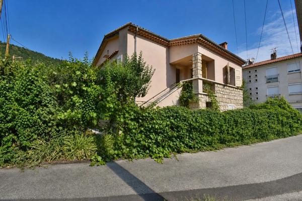Maison 5 pièces à fort potentiel d'investissement - DIGNE-LES-BAINS (04000)