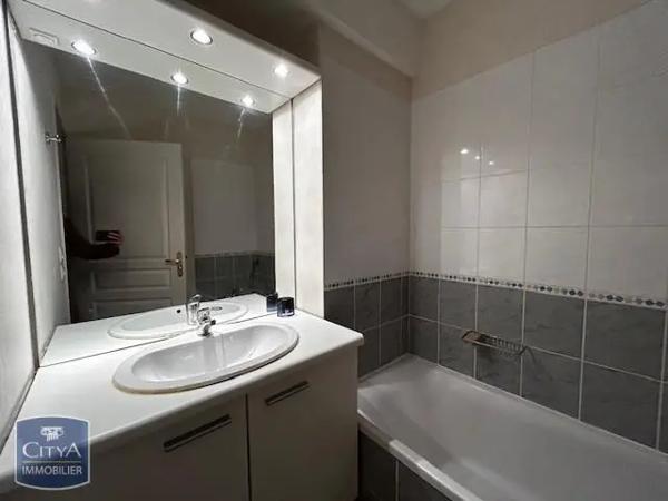 Appartement à louer 4 pièces 79m²