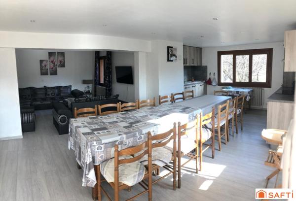 Grande bâtisse ancienne alliant charme, espace et nature – Saint-Sauveur