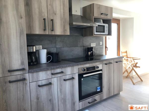 Grande bâtisse ancienne alliant charme, espace et nature – Saint-Sauveur