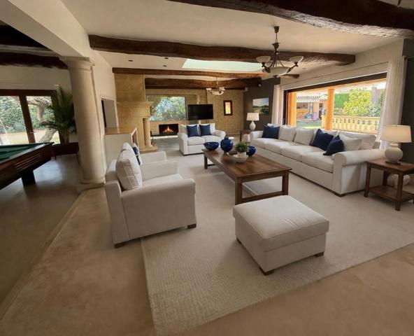 Propriété de caractère – 420 m² – Terrain de 2 300 m² – Piscine – Dépendance