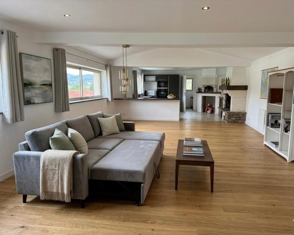 Propriété de caractère – 420 m² – Terrain de 2 300 m² – Piscine – Dépendance