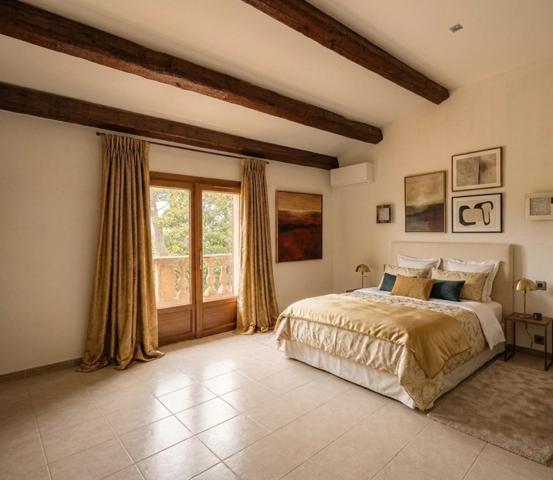 Propriété de caractère – 420 m² – Terrain de 2 300 m² – Piscine – Dépendance