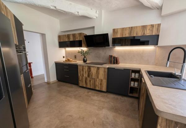 Propriété de caractère – 420 m² – Terrain de 2 300 m² – Piscine – Dépendance