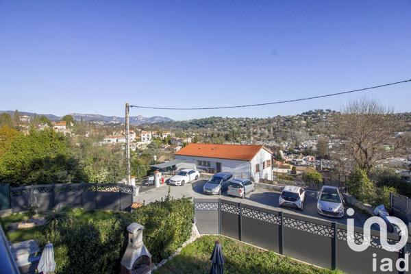 Maison 5 pièces de 130 m² à Cagnes-sur-Mer (06800)