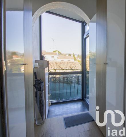 Maison 5 pièces de 130 m² à Cagnes-sur-Mer (06800)