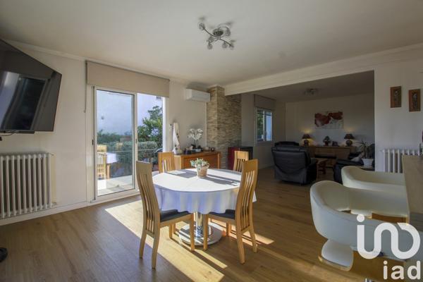 Maison 5 pièces de 130 m² à Cagnes-sur-Mer (06800)