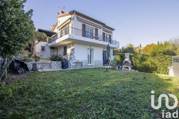 Maison 5 pièces de 130 m² à Cagnes-sur-Mer (06800)