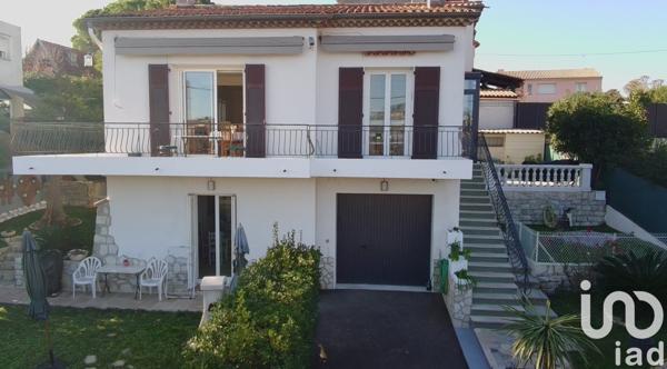 Maison 5 pièces de 130 m² à Cagnes-sur-Mer (06800)
