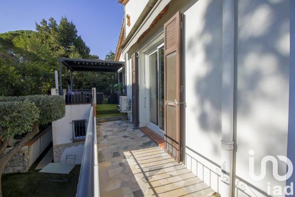 Maison 5 pièces de 130 m² à Cagnes-sur-Mer (06800)