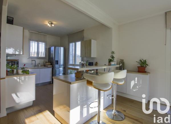 Maison 5 pièces de 130 m² à Cagnes-sur-Mer (06800)