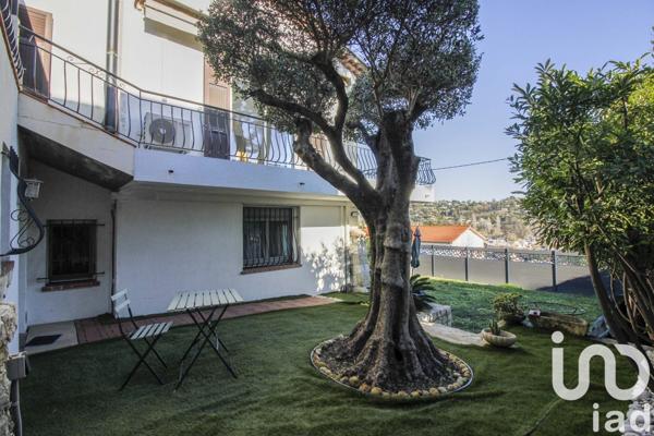 Maison 5 pièces de 130 m² à Cagnes-sur-Mer (06800)