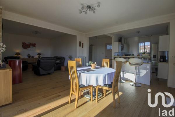 Maison 5 pièces de 130 m² à Cagnes-sur-Mer (06800)