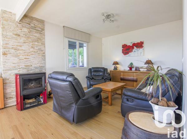 Maison 5 pièces de 130 m² à Cagnes-sur-Mer (06800)