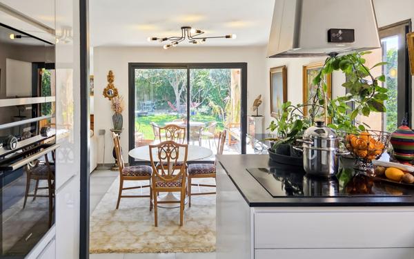 Maison à vendre    5 pièces •  Villeneuve-lès-Avignon