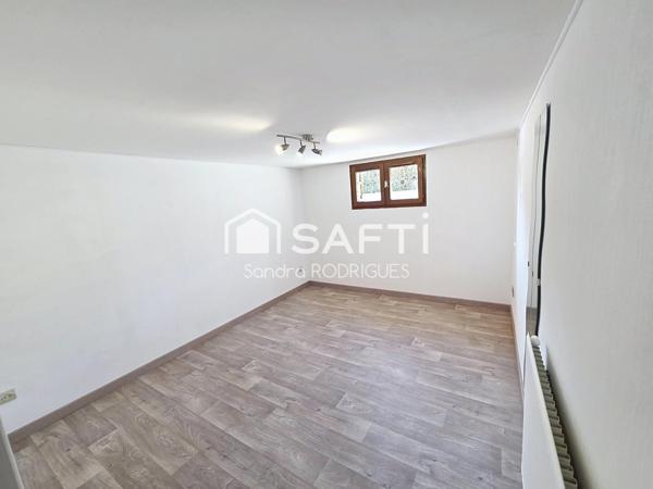 Pavillon construit sur sous sol complet, 5 pièces à la campagne à 8 min de Saint-Quentin sans aucun travaux à prévoir.