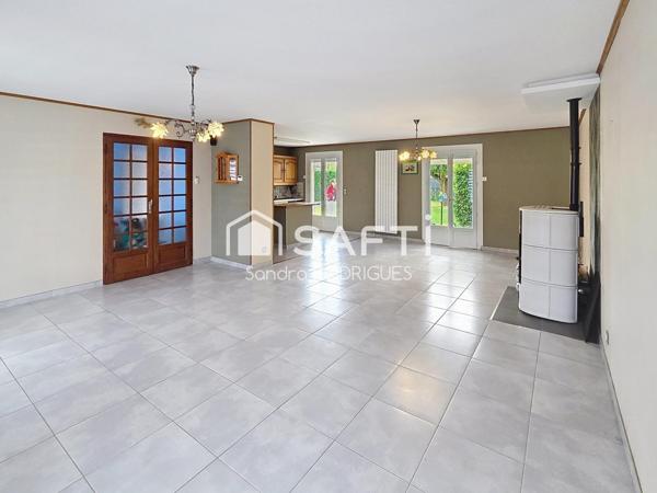 Pavillon construit sur sous sol complet, 5 pièces à la campagne à 8 min de Saint-Quentin sans aucun travaux à prévoir.