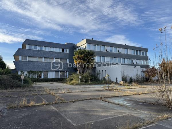Immeuble de 1 407 m²