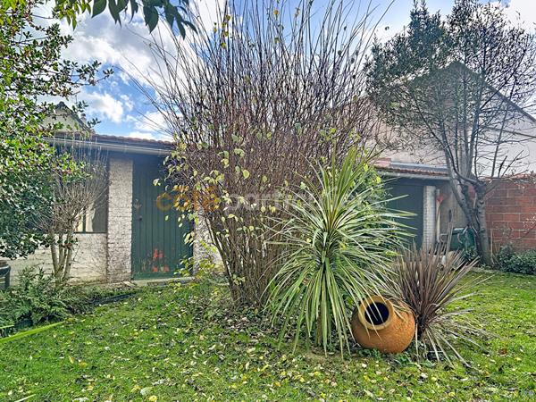 Vente Maison80 m² - 4 Pièces - SAINT MAUR DES FOSSES (94100)