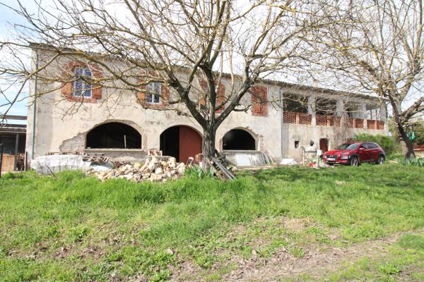 Mas de 350M2 avec piscine sur 3 ha