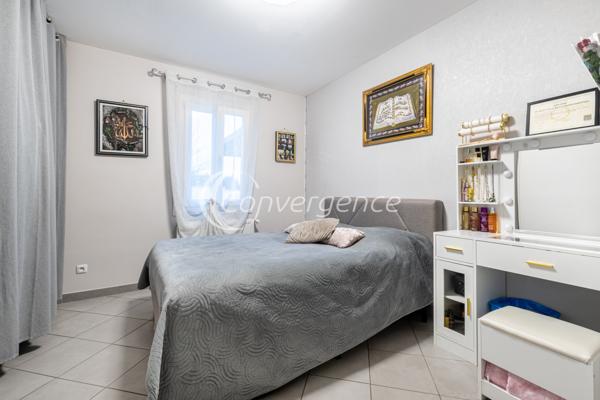 Maison
                                                                                                                                                                                                                                                                                                                        6 pièce(s)                                                                                                                                                                                                          4 chambre(s)                                                                                                                                                                                                          105  m²