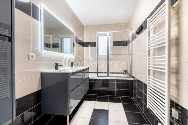Maison
                                                                                                                                                                                                                                                                                                                        6 pièce(s)                                                                                                                                                                                                          4 chambre(s)                                                                                                                                                                                                          105  m²
