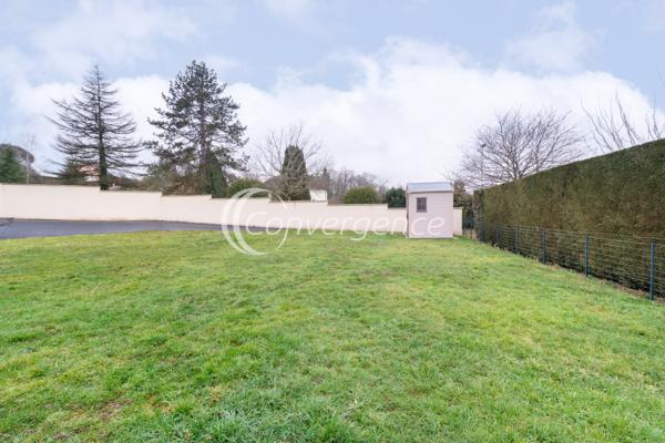 Maison
                                                                                                                                                                                                                                                                                                                        6 pièce(s)                                                                                                                                                                                                          4 chambre(s)                                                                                                                                                                                                          105  m²