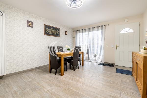 Maison
                                                                                                                                                                                                                                                                                                                        6 pièce(s)                                                                                                                                                                                                          4 chambre(s)                                                                                                                                                                                                          105  m²
