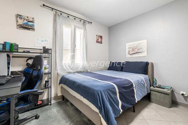 Maison
                                                                                                                                                                                                                                                                                                                        6 pièce(s)                                                                                                                                                                                                          4 chambre(s)                                                                                                                                                                                                          105  m²