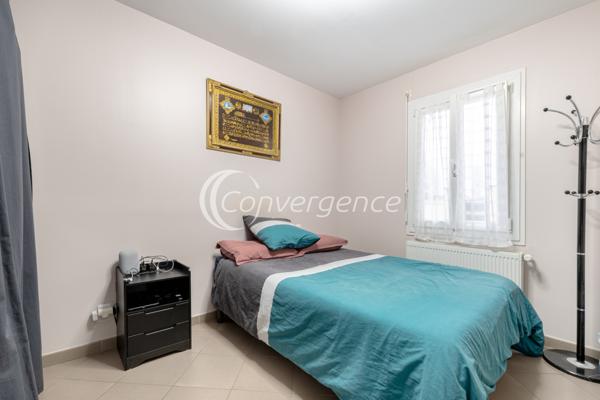Maison
                                                                                                                                                                                                                                                                                                                        6 pièce(s)                                                                                                                                                                                                          4 chambre(s)                                                                                                                                                                                                          105  m²