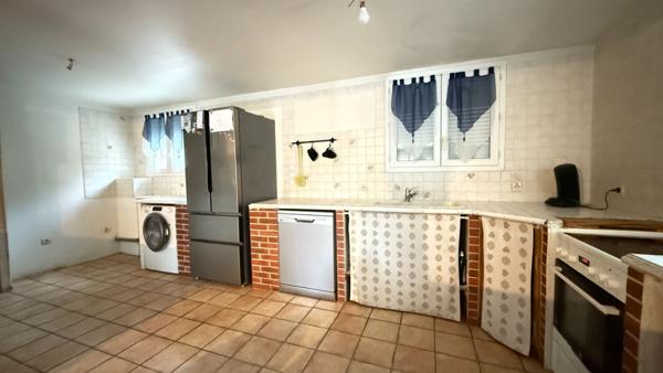 NOAILLES PROCHE Maison 6 pièces, Séjour double, Cuisine, Salle à manger, 3 chambres, Jardin, parking