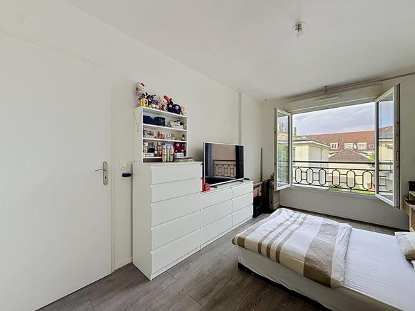 2 pièces lumineux avec balcon et parking en sous-sol - Choisy-le-Roi Centre - CHOISY LE ROI