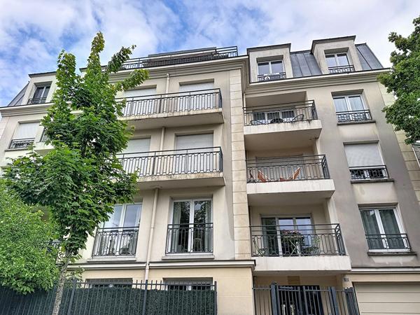 2 pièces lumineux avec balcon et parking en sous-sol - Choisy-le-Roi Centre - CHOISY LE ROI