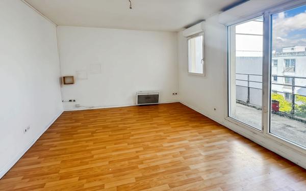 Appartement à vendre    3 pièces • 59,87 m2 Saint-Denis