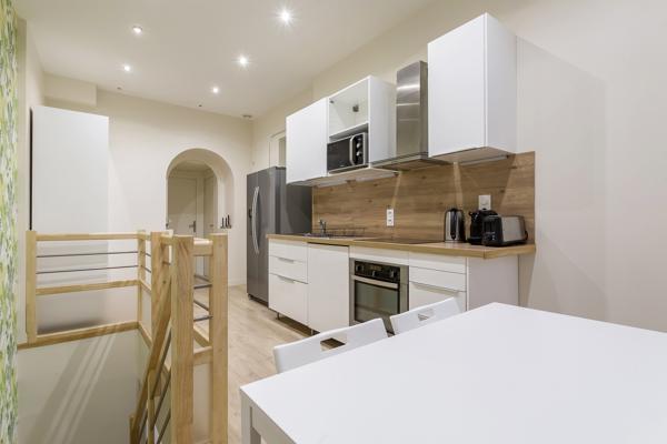 LOCATION A LA CHAMBRE AVEC DOUCHE ET LAVABO PRIVATIVE