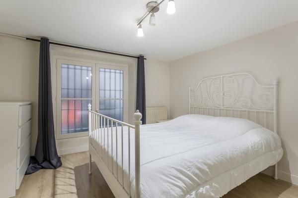 LOCATION A LA CHAMBRE AVEC DOUCHE ET LAVABO PRIVATIVE