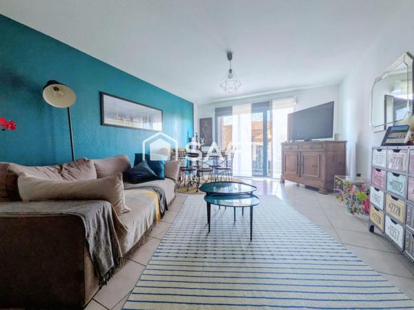 Appartement T3 avec un balcon et 2 places de parking privatives