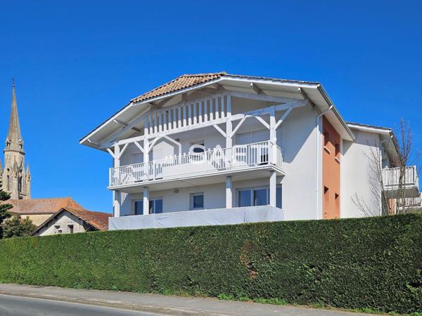 Appartement T3 avec un balcon et 2 places de parking privatives