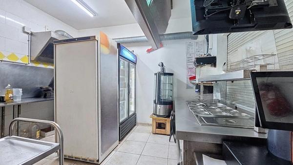 Lot de 3 studios et 1 local commercial Le RAIZET 9% de rentabilité