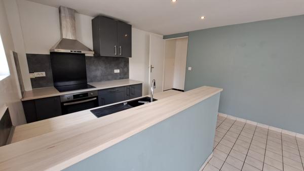 MAISON 3 PIECES LIBRE  CENTRE BOURG