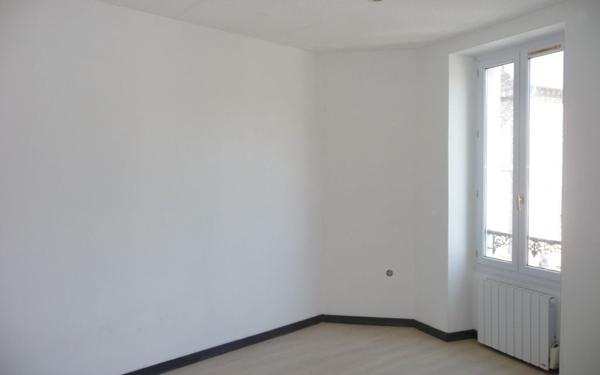 Appartement à louer    1 pièce • 16,85 m2 Nemours