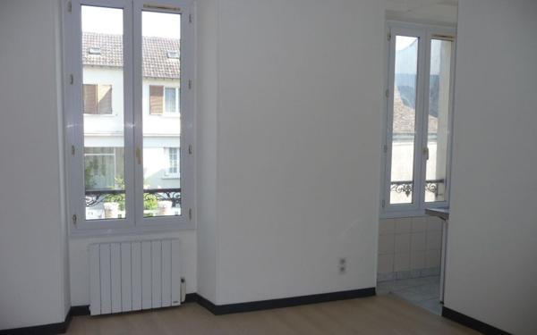 Appartement à louer    1 pièce • 16,85 m2 Nemours