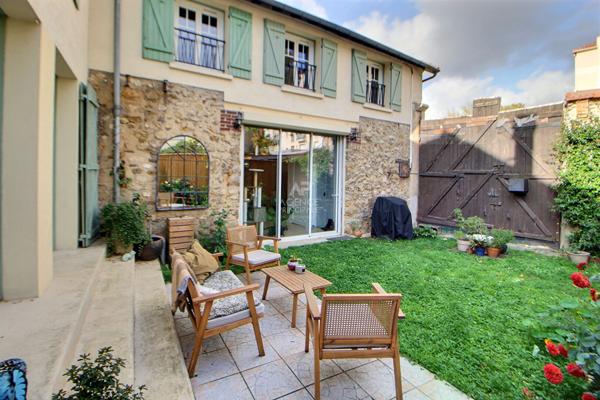 Maison Triel Sur Seine 6 pièce(s) 164.84 m2 €437 000 ** - Référence 1048