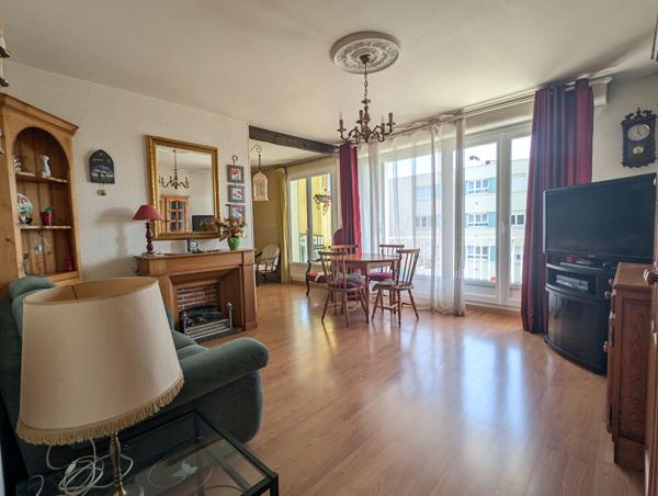 SUPER 3 PIECES AVEC BALCON