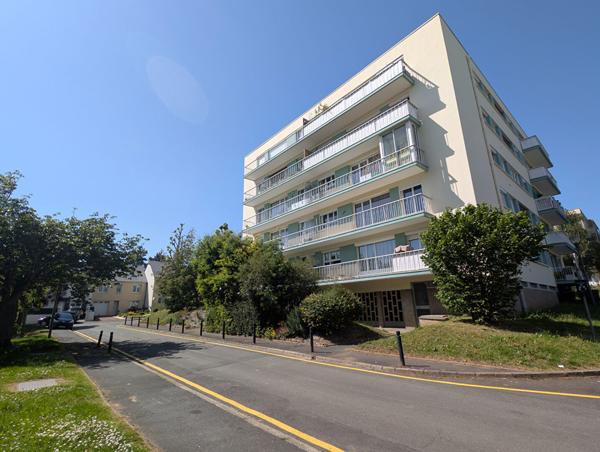 SUPER 3 PIECES AVEC BALCON