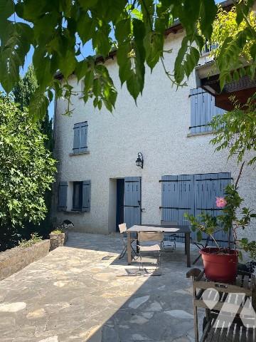 MAISON ANCIENNE PLEINE DE CHARME A CRAPONNE