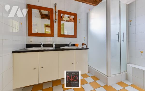 MAISON ANCIENNE PLEINE DE CHARME A CRAPONNE