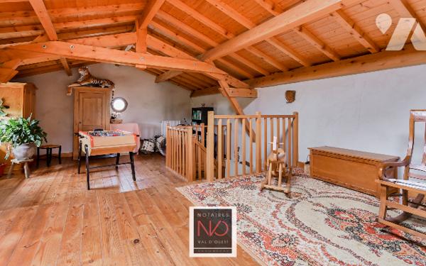 MAISON ANCIENNE PLEINE DE CHARME A CRAPONNE