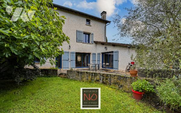 MAISON ANCIENNE PLEINE DE CHARME A CRAPONNE