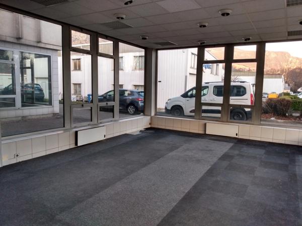 Dpt Isère (38), à louer SAINT MARTIN LE VINOUX local d'activité ou bureaux